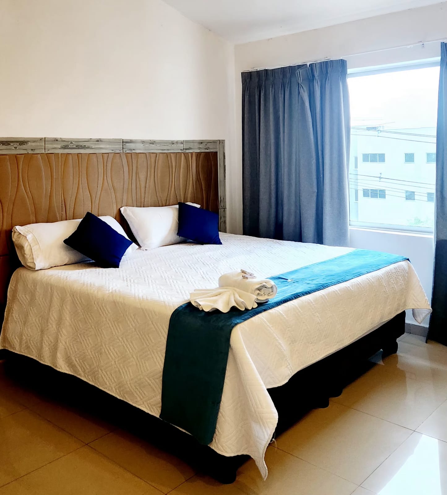 Miniatura Presidencial 5 - Cama ángulo